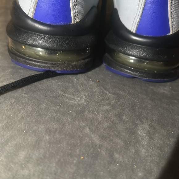 Warn onceAir max sneakers